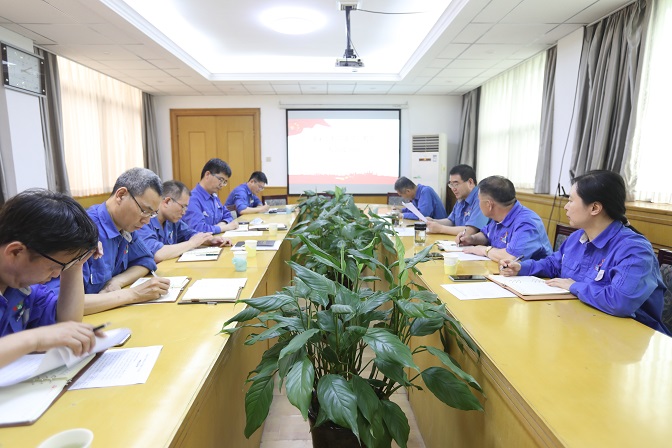 安彩朗朗讀書處，夏木蔭蔭正可人——安彩高科舉辦首期黨史學習教育專題讀書班