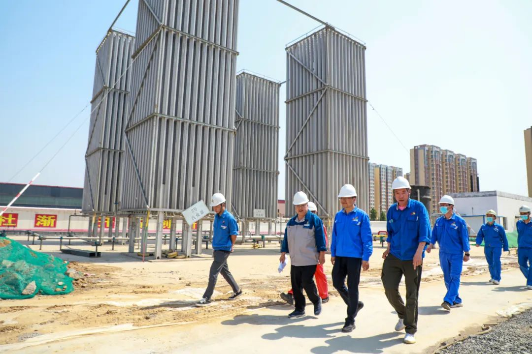 翠籠蒲艾香，慰問(wèn)送安康——安彩高科總經(jīng)理端午節(jié)慰問(wèn)一線職工