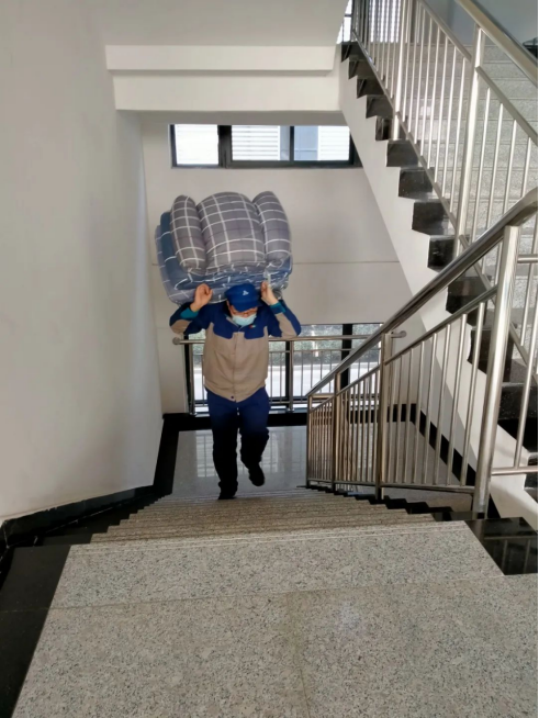 月光戰(zhàn)“疫”筆記∣心在一起 無懼風(fēng)雨 抗擊疫情 有我有你——安彩光伏新材料抗擊疫情紀(jì)實