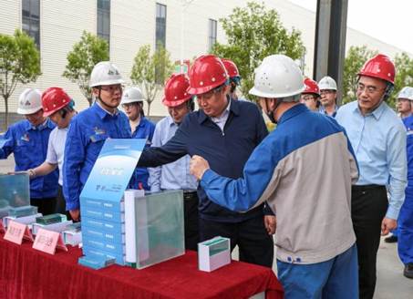 打造向上向前第一象限生力軍 錘煉甘于做人做事作難、受苦受累受屈的企業家隊伍——河南投資集團黨委書記、董事長劉新勇蒞臨安彩高科開展主題教育調研