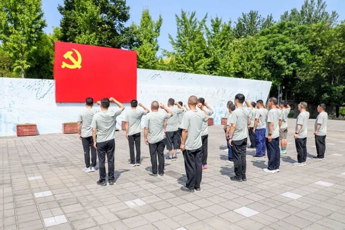 安彩高科組織優(yōu)秀退役軍人開展紅色主題教育活動